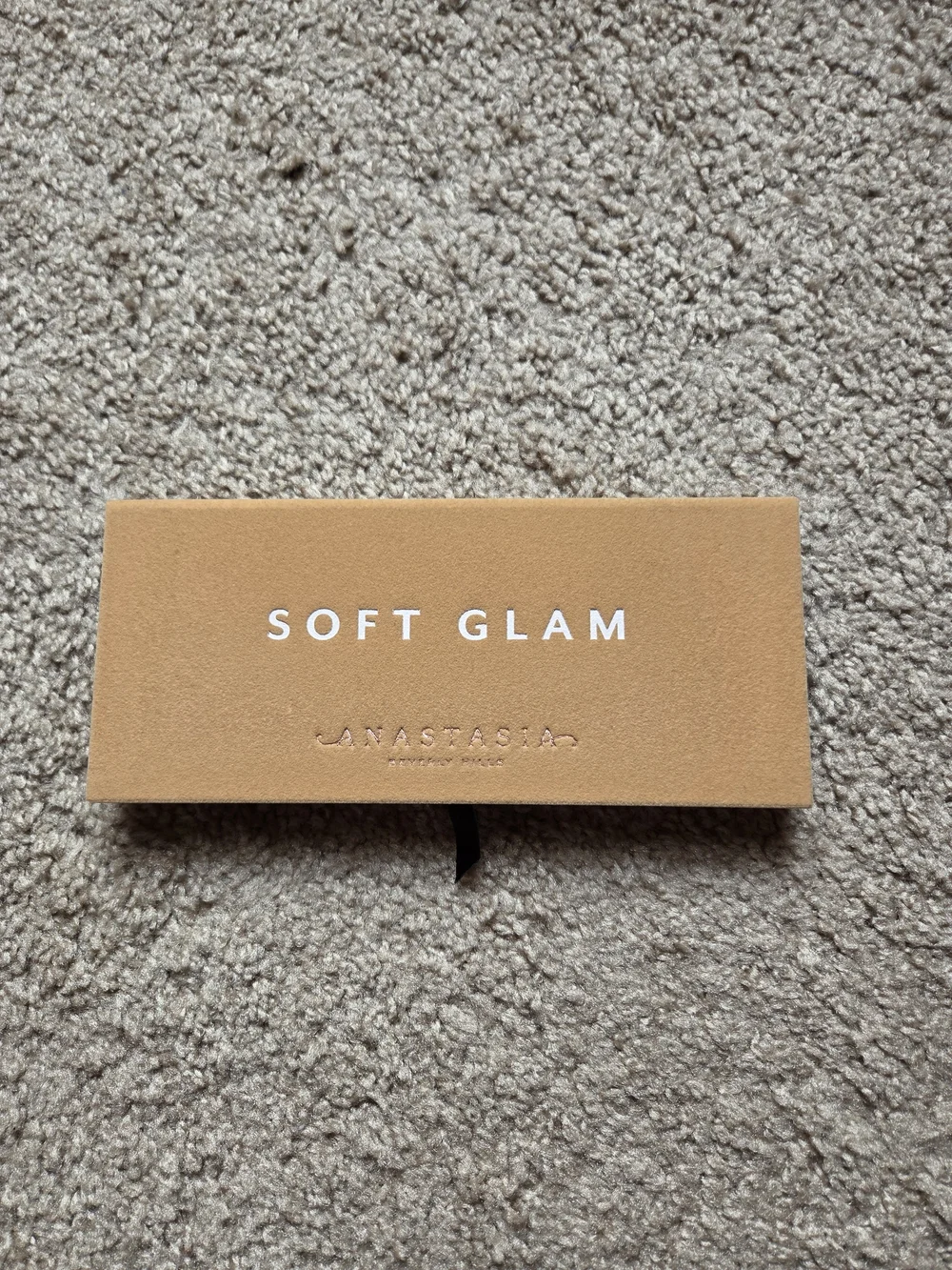Anastasia soft glam
